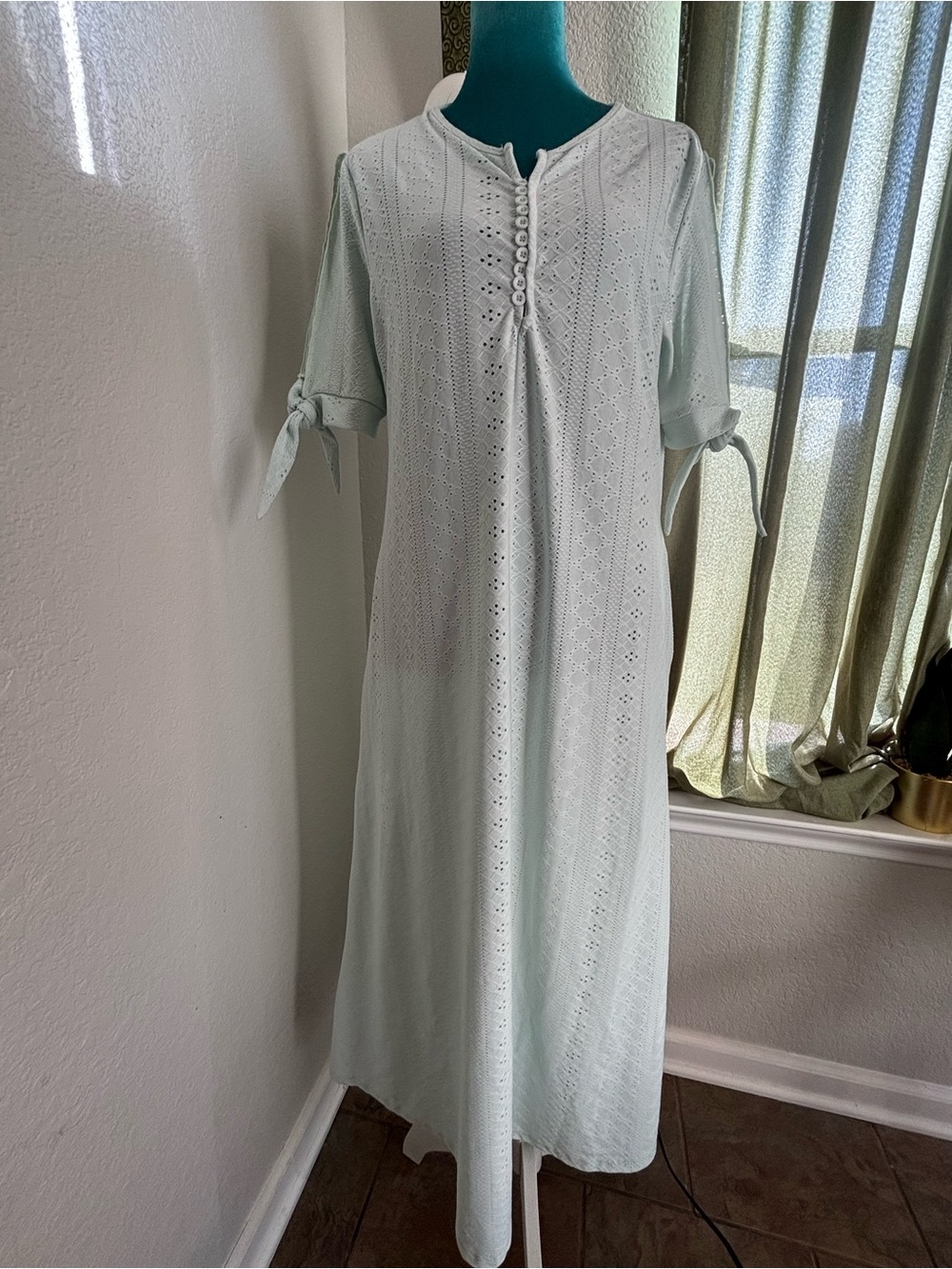 Women's Mint Eyelet Button-Front Nightgown with Tie Sleeves size L